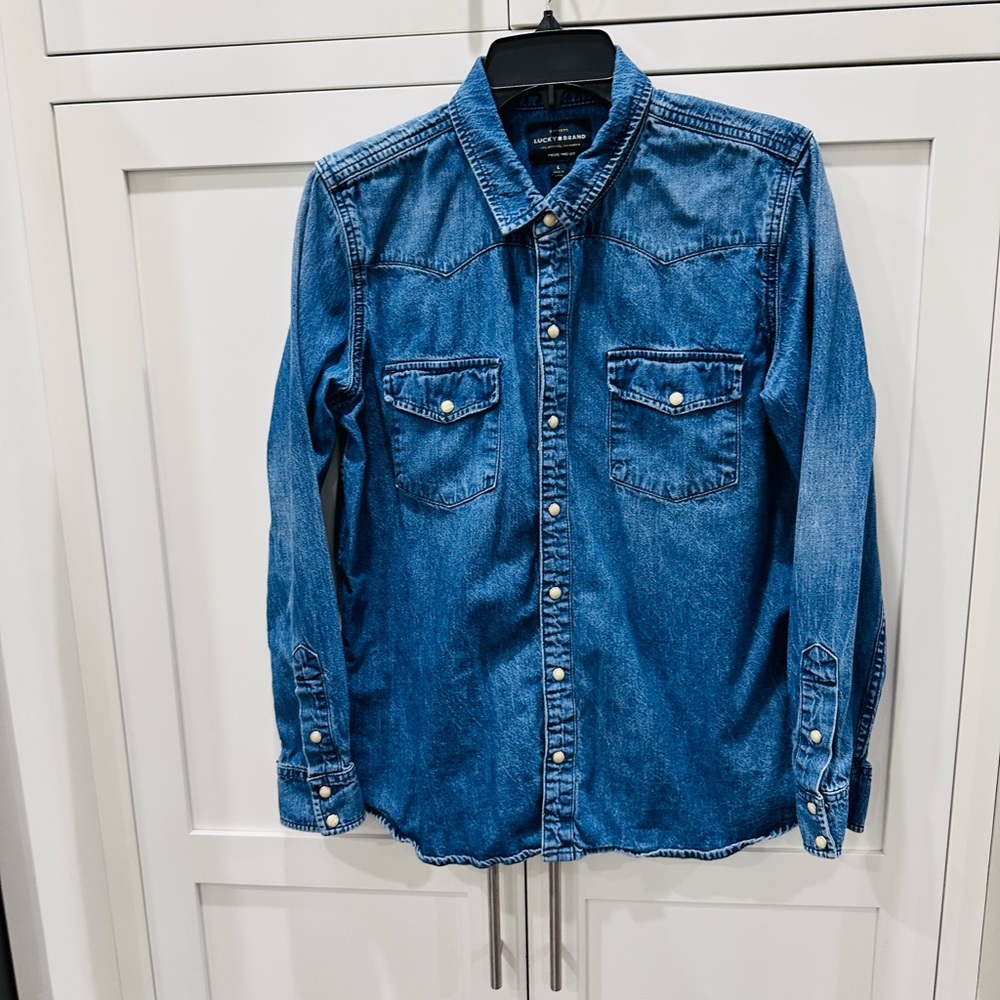 Women's button down blue Jean top, Lucky brand, size Large